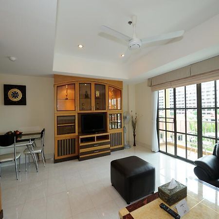 Royal Park Apartments Jomtien Beach Buitenkant foto