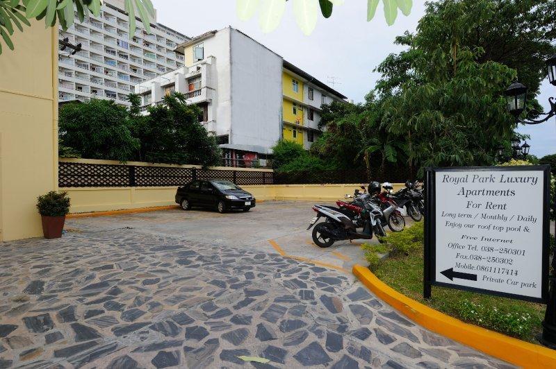 Royal Park Apartments Jomtien Beach Buitenkant foto